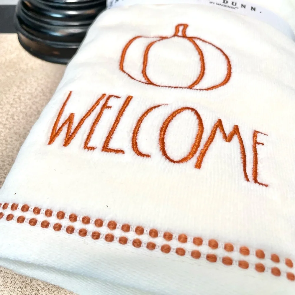 NWT Rae Dunn Set of 2 WELCOME Pumpkin Hand Towels